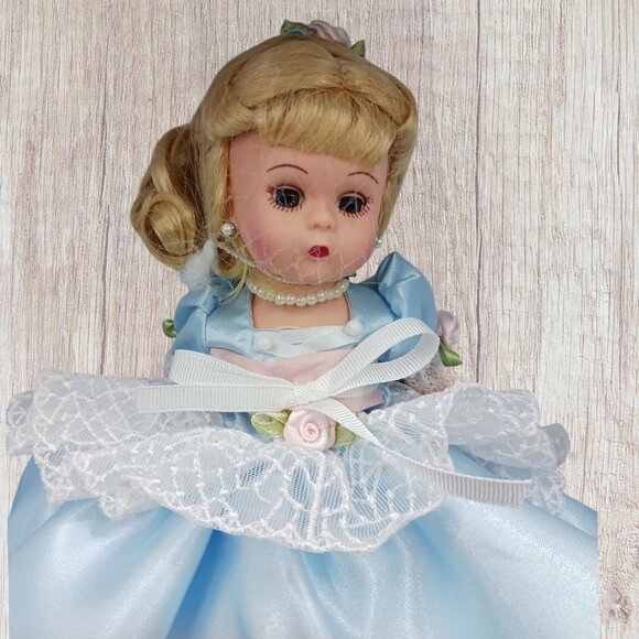 Madame Alexander Vtg Sleeping Beauty Collectible Doll 30680  In Box With Blonde - Picture 2 of 5